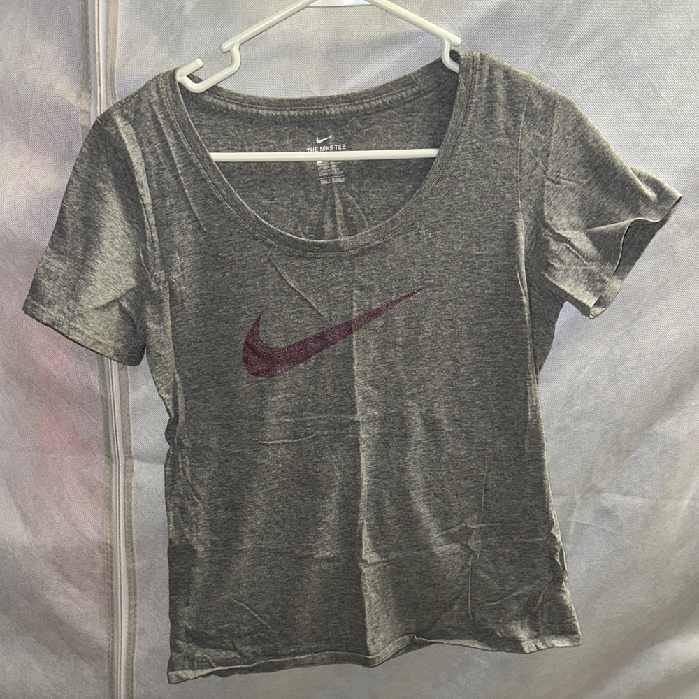 Nike Women's Heather Gray Tee with Maroon Logo